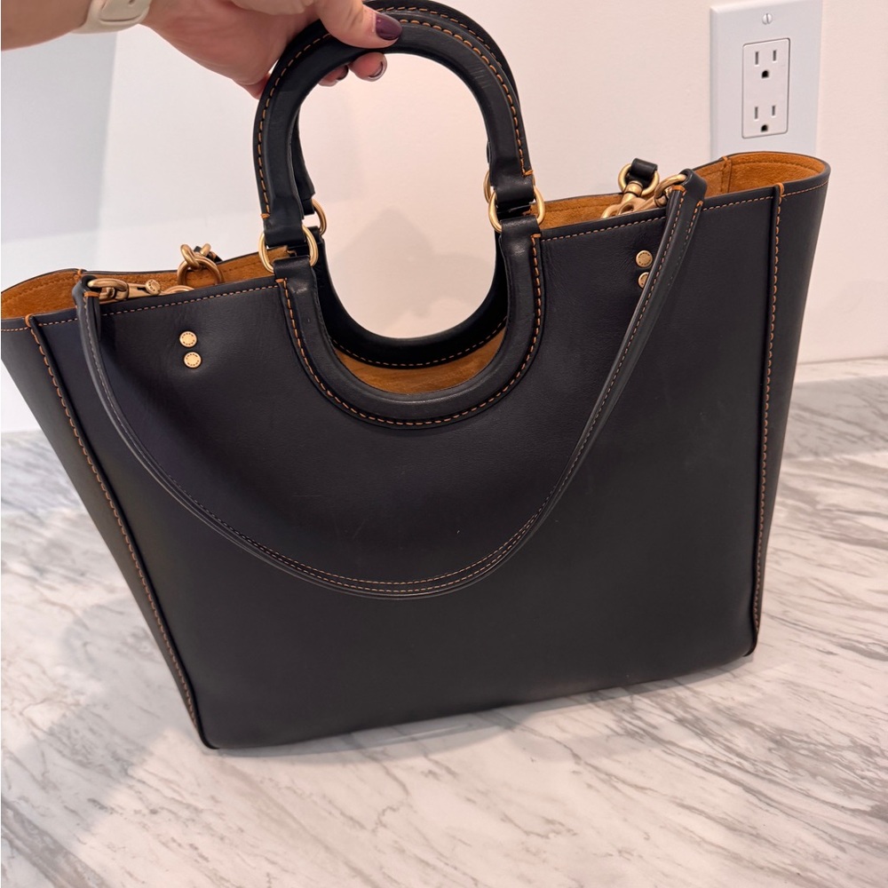 Coach Black Leather tote Handbag 2023